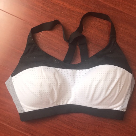 Victoria's Secret Other - Victoria sport lightweight sports bra
